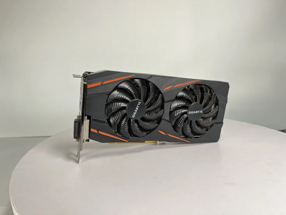 NO BOX: GIGABYTE Radeon RX 570 4GB Gaming 4G GDDR6 Graphics Card - Image 1 of 2