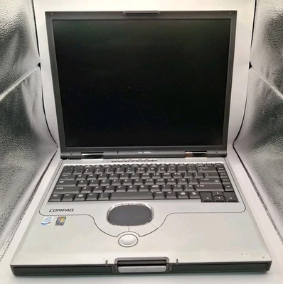 Portátil HP Compaq Evo N800v, 15" 1,70 GHz/512 MB/160 GB/DVD/Windows XP SP3 Foto 1 de 4