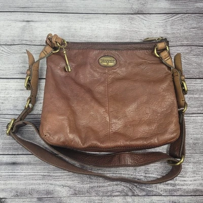 Bolso Bandolera Vintage Fossil Explorer Cuero Suave 3 Cremalleras Hobo Mediano Foto 1 de 4