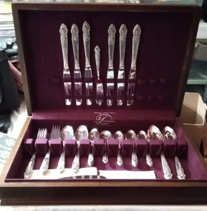 Set posate ONEIDA PRESTIGE PLATE 36 pezzi con bauletto VIOLA foderato e carte anni 50 - Foto 1 di 24