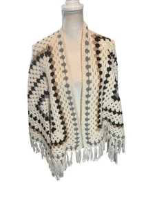 Vintage Häkel Fransen Handarbeit Dreieckstuch schwarz & weiß braun Hippie Boho - Bild 1 von 5