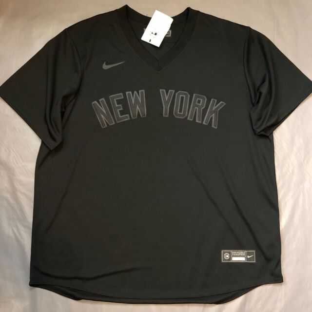 Nike Men's New York Yankees Mickey Mantle #7 White Cool Base Jersey