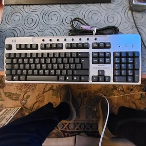 HP 9009 BLACK AND SILVER , PS/2 KEYBOARD, CLEANED AND TESTED - Picture 1 of 1