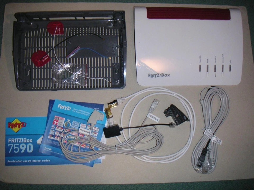 Fritzbox 7590 leeres Gehäuse Antennen und Kabel Adapter - Bild 1 von 4