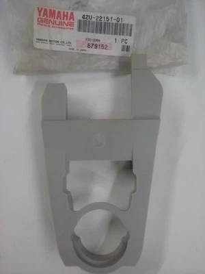 Yamaha Swingarm Chain Guard 42U-22151-01-00 - Imagen 1 de 2