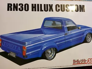 TOYOTA RN30 HILUX CAMIONETA PERSONALIZADA, KIT PLÁSTICO 1/24 AOSHIMA, - Imagen 1 de 1