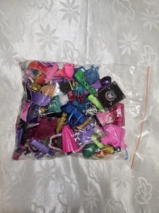 Monster High G1 & G3 Accessories - Picture 1 of 7
