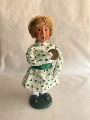 Byers Choice Caroler Día de San Patricio Niña Irlandesa con Moneda de Oro Foto 1 de 4