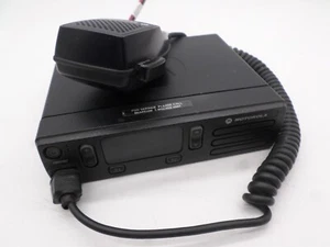 Motorola CM200d UHF DIGITAL 403-470 MHz 25 W AAM01QNC9JC1AN - uszkodzona - Zdjęcie 1 z 11