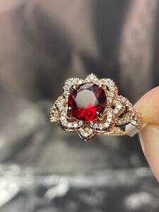 NWT Flower Shaped Red & White Topaz Ring Jewelry Sz6 W/Gold Plated- Bomb Party