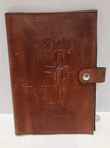 Vintage handbesetzter Leder Bibeleinband geprägt HEILIGE BIBEL Kreuz Druckknopfverschluss - Bild 1 von 7