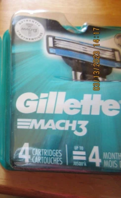 Gillette Mach3 Men's Razor Blade Refill 4 Cartridges - Image 1 of 3