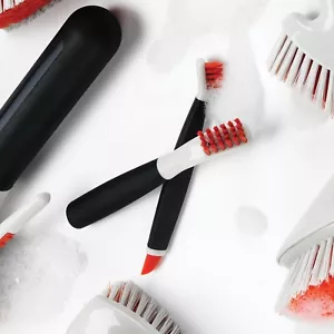 OXO Good Grips® 2er-Bürstenset zur Tiefenreinigung 3-fach Funktion - Bild 1 von 3