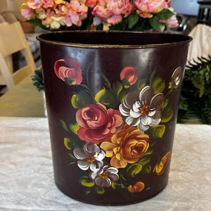 Wunderschöner Vintage Tole bemalter Mülleimer; weinroter Hintergrund so hübsch! - Bild 1 von 8