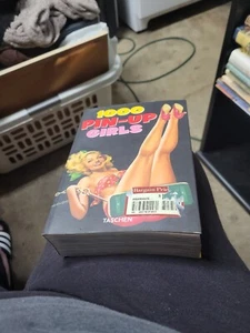 1000 Pin-up Girls Taschen 25th Anniversary Special Edition 2008 Paperback Book - Foto 1 di 1