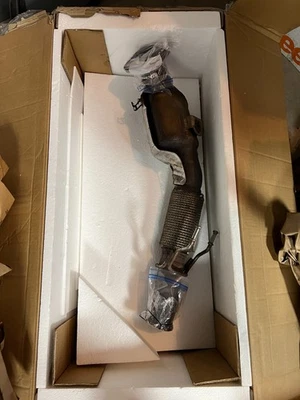 Genuine Ford 2016-2018 Ford Focus Catalytic Converter - 2.3L Turbo G1FZ5E212D - Image 1 of 4