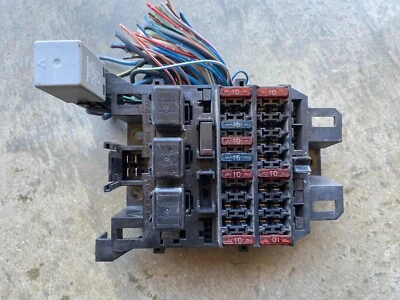 92-97 1996 ISUZU TROOPER UNDER DASH CABIN FUSE BOX FAST SHIP - Image 1 of 3
