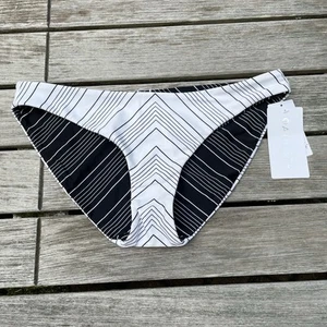 NEW Athleta Women’s Size Large Chevron Black & White Reversible Bikini Bottoms L - Picture 1 of 13