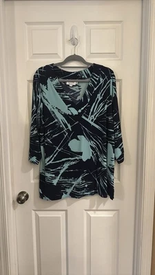 Blusa Pullover Leota Azul Marino y Turquesa Cuello en V Fluido con Dobladillo Dividido 2XL Foto 1 de 4