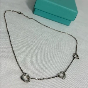 Authentische Tiffany & Co Sterlingsilber Triple Herz Halskette mit Box - Bild 1 von 8