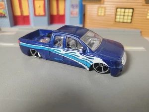 2013 Hot Wheels NISSAN TITAN #164 Pickup Truck OH5 Wheels Showroom *loose* - Picture 1 of 8