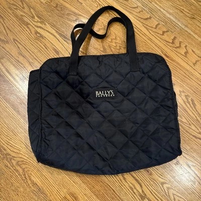 Bally’s Las Vegas Vintage (90s) Black Quilted Bag With Zipper And Inside Pocket Foto 1 de 4
