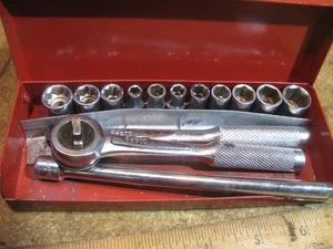 Easco 1/4" Drive Socket Set with 7111106 Ratchet Quick Release Thumb Drive - Foto 1 di 4