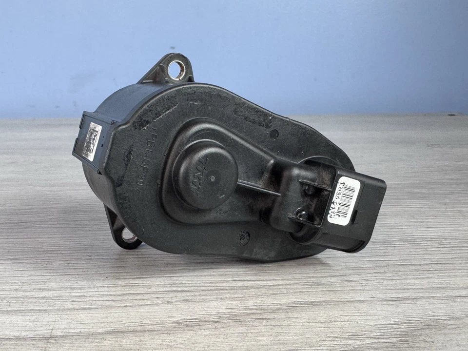 Servo motor elétrico pinça de freio traseira para Volvo S60 S80 V60 V70 XC60 XC70 - Imagem 1 de 4