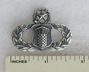 Distintivo controllo traffico aereo master aeronautico US AIR FORCE ANNI 60 1/20° argento riempito - Foto 1 di 3