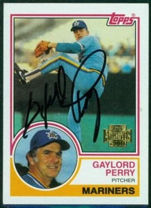 Original Autograph of Gaylord Perry HOF of the Mariners on a 1983 Topps Archive - Picture 1 of 2