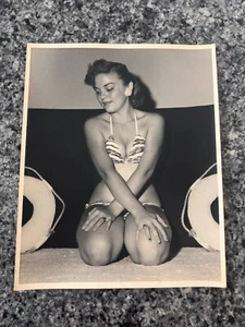 Vintage 1960’s Girl Pretty PIN UP Risque Nude Original Girlie Glamour Photo #249 - Picture 1 of 2