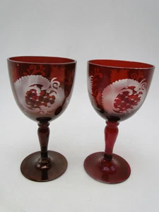 2 copas de vino bohemias antiguas de 5 3/4 pulgadas talladas rojas cortadas a esmeriladas - Imagen 1 de 5