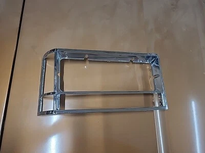 Nuevo de Lote Antiguo 1980-87 Ford LTD Crown Victoria Faro Bisel Ajuste Marco Pasajero Derecho Foto 1 de 4