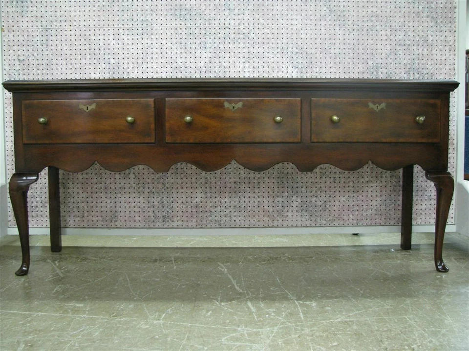 Aparador baixo Kittinger Colonial Williamsburg mogno Queen Anne; Estado perfeito CW148 - Imagem 1 de 4