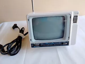 Tv Roadstar Portatile mod.Tv-400N Bianco e nero 5 pollici Vintage. - Foto 1 di 12