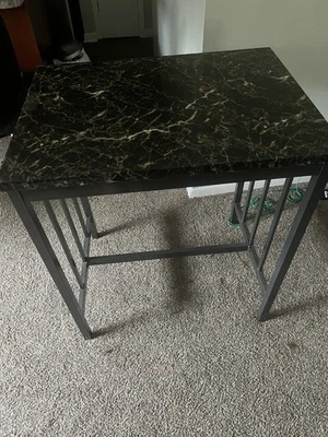 Mesa alta de mármol Foto 1 de 3