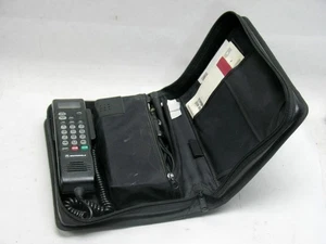 Vintage Retro 90s Motorola Bag Cell Phone Complete, with documents. - Picture 1 of 4