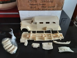 UPTOWN AUTOMOTIVE 1950 SEAGRAVE AMBULANCE/PUMPER RESIN FIRE TRUCK KIT - Picture 1 of 7