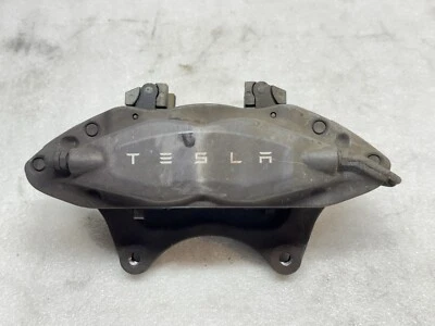 Pinza de freno Brembo delantera izquierda Tesla Model S 2012-2020 gris con pastillas OEM Foto 1 de 4