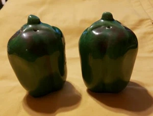 50s Vintage Matching Ceramic Green Bell Pepper Salt And Pepper Shakers - Picture 1 of 5