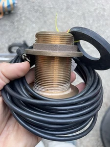 AIRMAR B60 Bronze Thru Hull Mount 20 Degree Tilted Element Transducer 600W - Picture 1 of 5