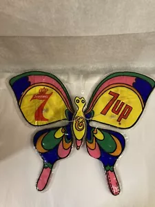 Pin de empuje psicodélico de alcornoca de colección de los años 60 7Up Seagrams no máximo - Imagen 1 de 10