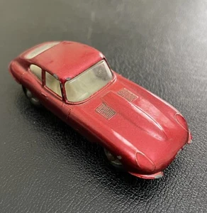 Matchbox series Lesney 32 Vintage Jaguar e Type In Metallic Red - Picture 1 of 8