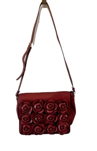 Clever Carriage Handcrafted Leather Rose Bouquet Crossbody Bag-Red-NEW-$455.75 - Picture 1 of 6