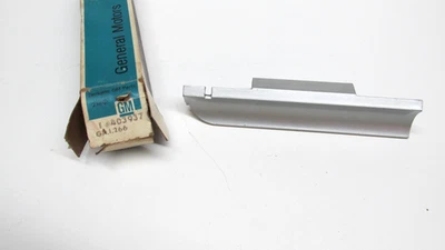 Oldsmobile 88 98 1969 izquierda izquierda izquierda parrilla a capó relleno moldura 403937 GM NOS Foto 1 de 4