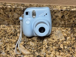 Fujifilm Instax Mini 7+ Plus Instant Camera Light Blue Tested - Picture 1 of 4