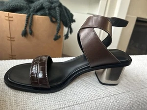 Beautiful Vince Sandals shoes slides Women Dalia Brown 7.5 retails at $350 - Picture 1 of 5