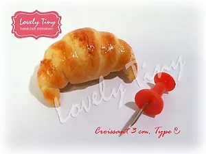 Dollhouse miniature Bakery 5 PCs.of Croissant 3 cm. Type C - Picture 1 of 4