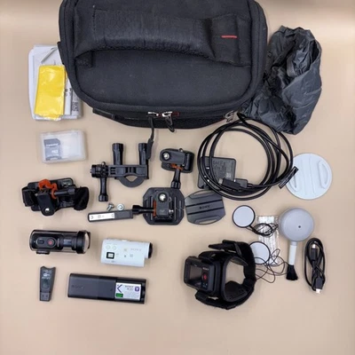 Mini cámara de acción Sony HDR-AZ1 con reloj remoto con vista en vivo con accesorios Foto 1 de 4