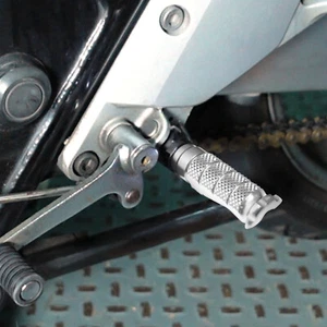 R-FIGHT Silver Front Foot Pegs For Triumph Tiger 955i Tiger 900 03-05 06 07 - Imagen 1 de 6